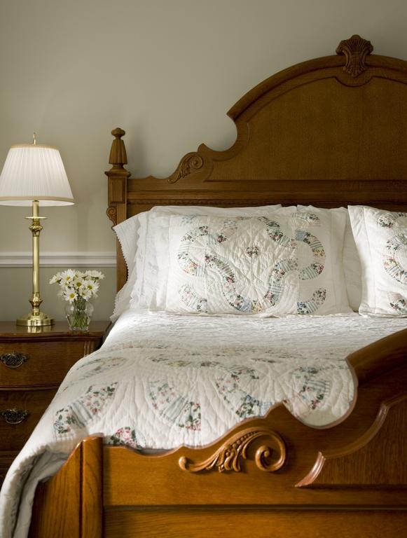 The Maple Leaf Inn Barnard Room photo